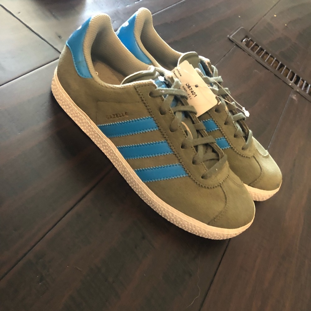Adidas youth shoes